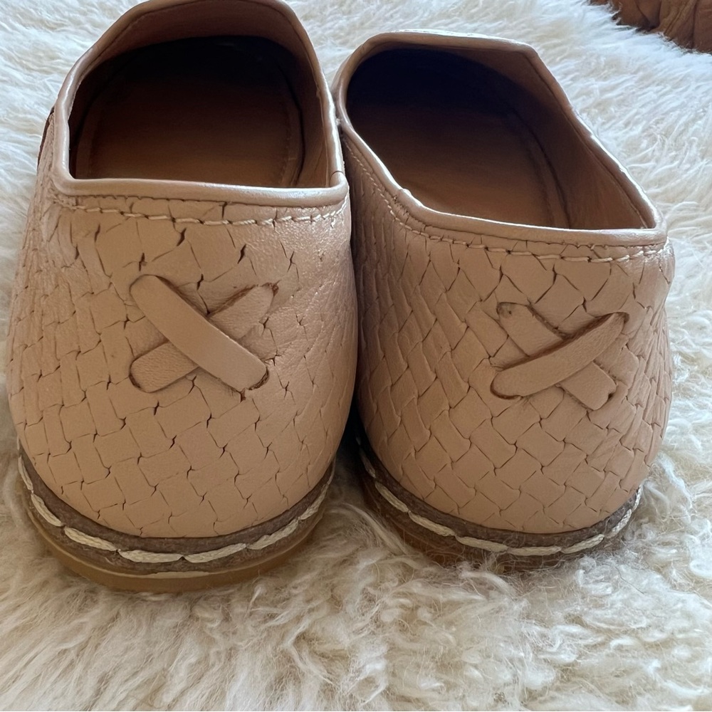NIB Charix woven tan nude slip Ons 38 - Picture 6 of 6